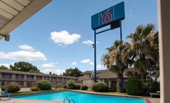 Motel 6 Fort Worth, TX - Seminary