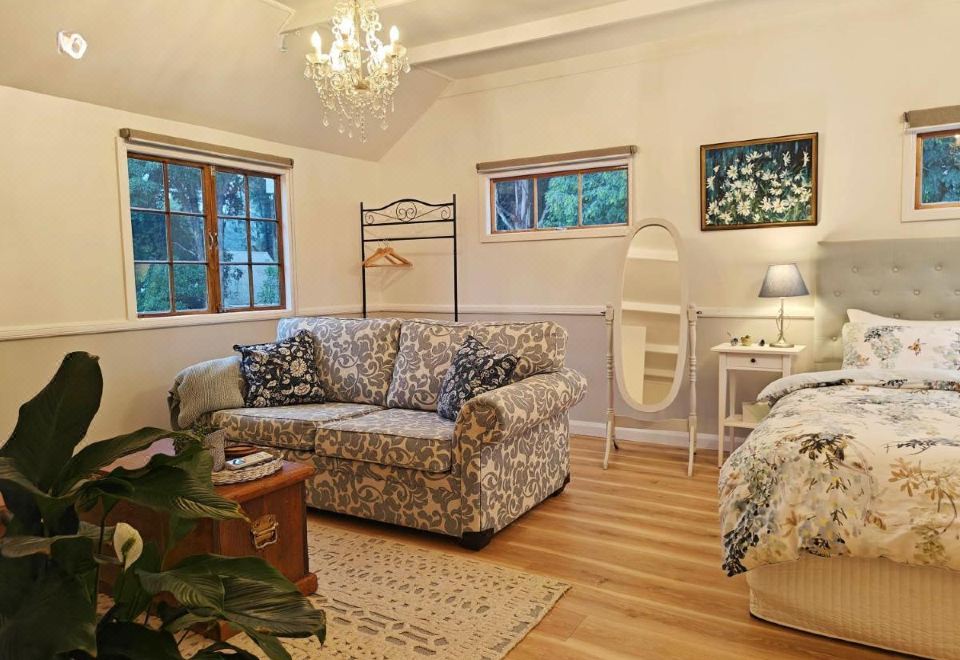 WinterGreen Manor at MalenyQueen Chalet