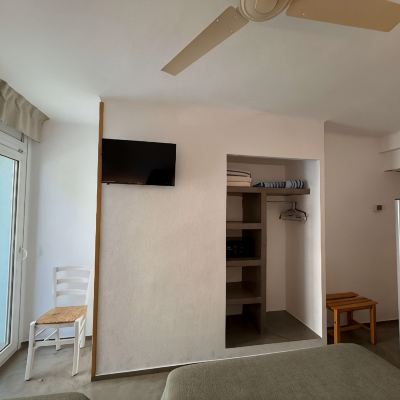 Family Room with Balcony Hostal Rom Promo Code