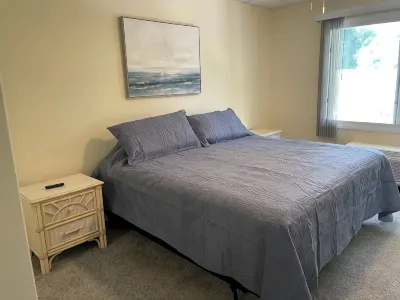 BEAUTIFUL IN TOWN! - 2 Bedroom 1 Bath on Rehoboth Ave.Walk to Beach and Shops! Ξενοδοχεία στην πόλη 