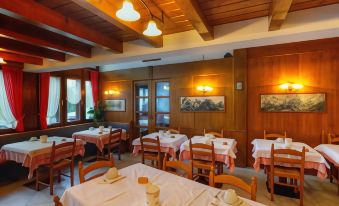 GH Hotel Fratazza - Housity