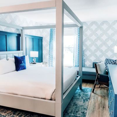 Deluxe Room, 1 King Bed, Refrigerator&Microwave Salem Waterfront Hotel & Suites Promo Code