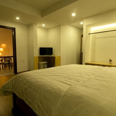 Deluxe King Room with Balcony Kool House Promo Code
