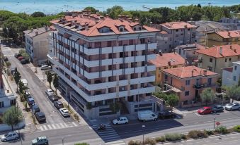 Aparthotel Capitol - Housity
