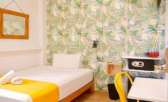Nanit Rooms Ibiza Hostal