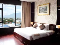 Sutan Raja Hotel & Convention Palu Hoteles en 