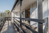 Stargazing Suite - Compact Stay with Essentials Hotels in 