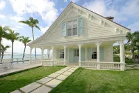 Harbourside house with private pool - amazing sea views! Hotéis em 
