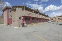 Canadas Best Value Inn Chinook Station