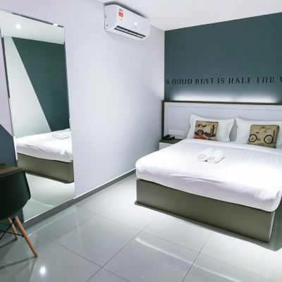 豪華大床間（有窗户） 格達格莫寧99酒店優惠