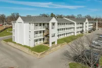Birch Hill Suites Kansas City - Independence