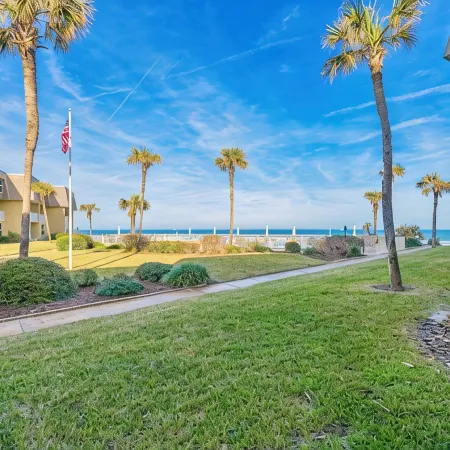 Coquina B103- Steps to the Beach & Pool