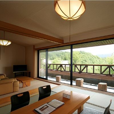 [Special Room]Monopolize The Panorama Of Kiso From The Large Window! (No Smoking) [Japanese-Western Room][Non-Smoking]