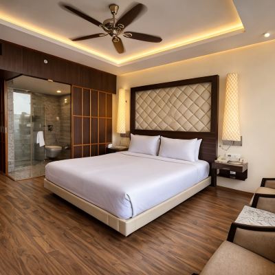 Premier King Room Clarks Avadh Promo Code
