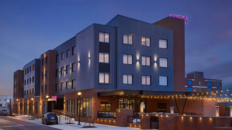 Moxy Chattanooga Downtown Exterior