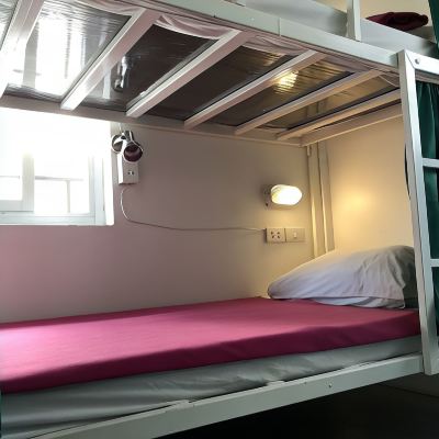 女性宿舍的床位 普洛伊青年旅館優惠
