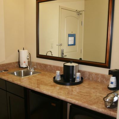 Mobility Hearing Accessible King Room with 3X3 Shower