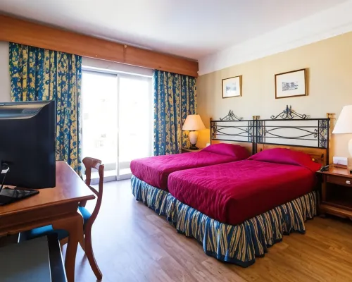 Topaz Hotel Hôtels à : Buġibba