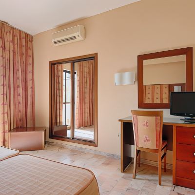 Double Room, Non Smoking, Pool View (3A)