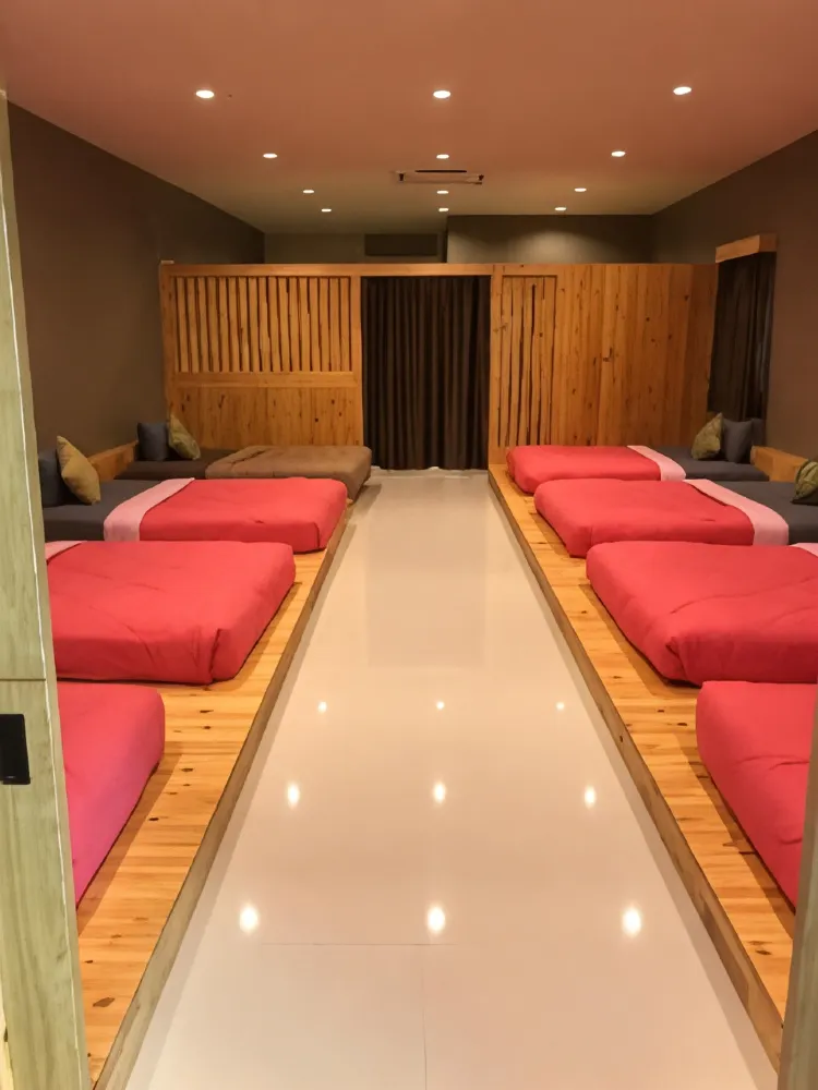 หอพัก 8 เตียง