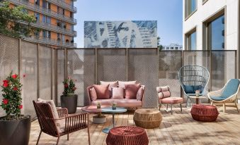 Renaissance Zurich Tower Hotel - Housity