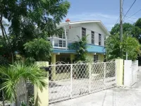 Stroll to Beaches, Restaurants - Spacious 2Br/2Br Apt, Hastings, South Coast  호텔