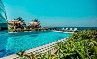 Charisma De Luxe Hotel - Housity