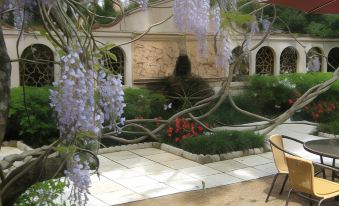 The Cottage Bed & Breakfast - Housity