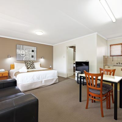 Executive King Room-Non-Smoking Riviera Motel Bundaberg Promo Code