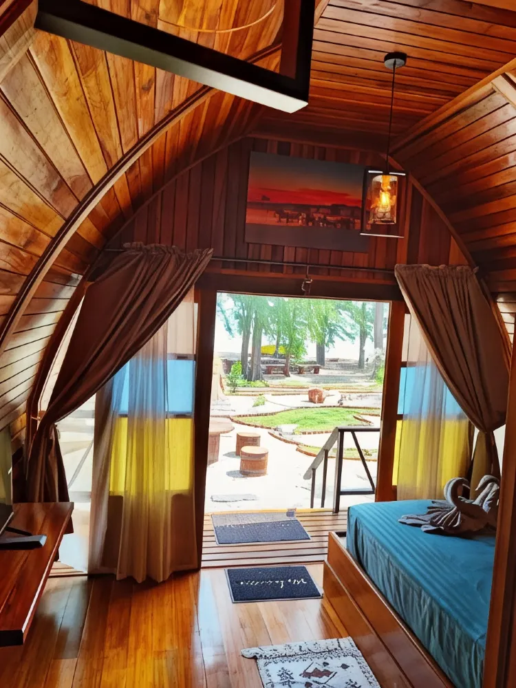 บังกะโล-หันหน้าเข้าหาแม่น้ำ