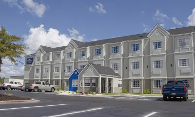 Microtel Inn & Suites by Wyndham Camp Lejeune/Jacksonville Hotel di 