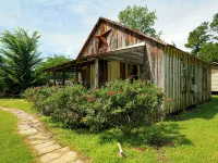Old Fashioned 1930s Country Cottage Retreat in Plantersville - Near TX Ren Fest Hoteles en Condado de Grimes