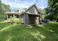 Vineyard Vacation Retreat with HOT TUB