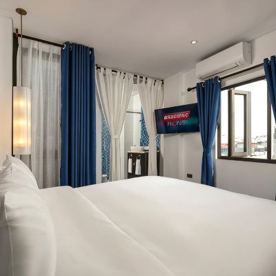 Deluxe King Room Carillon Boutique Hotel Promo Code