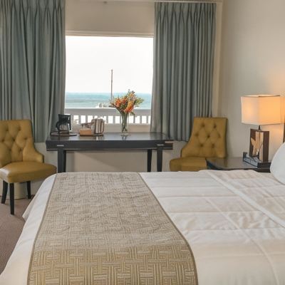 King Room with Ocean View-Non-Smoking San Simeon Lodge Promo Code