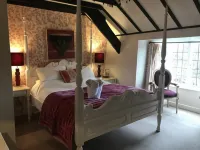 The Nobody Inn