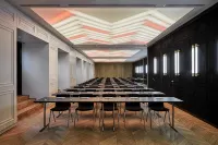 Roomers Munich, Autograph Collection