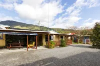 Sequoia Lodge Backpackers Hotele w: 