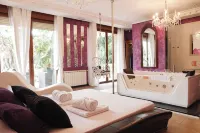 Ebony & Ivory Suite Home. Probably Unique in Spain.