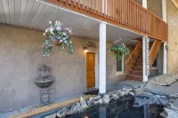 Impressive Private 2BR Suite w/Parking Univ Area Hotel di 