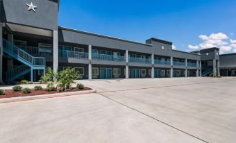 Americas Best Value Inn & Suites Porter North Houston - Housity