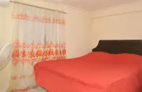 Cozy 2 bedroom  air conditioned 1 bathroom apartment with swimming pool . Hotels in 