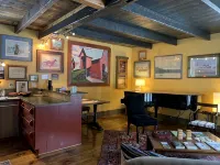 Pristine Custom Cottage, Grand Piano, Massage Studio on Site