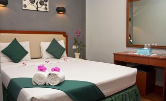 Ghotic Hotel - Housity