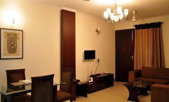 2BHK Comfortable Furnished Serviced Apartments in Hauz Khas - Woodpecker Apartments