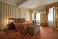 Hadley's Orient Hotel