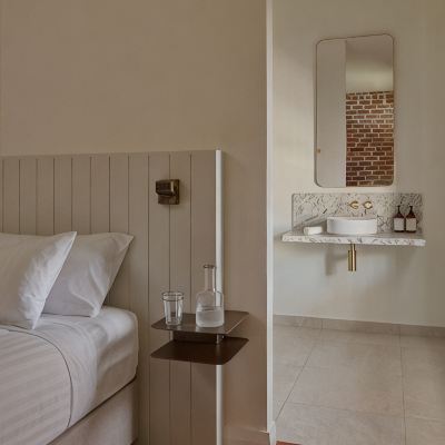 Laura Suite - Lounge Warders Hotel Promo Code