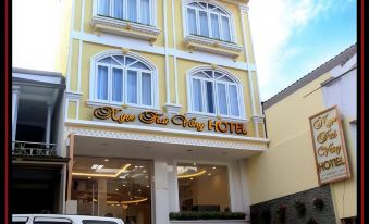 Golden Pearl Hotel