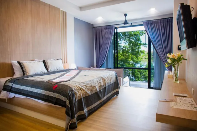 ห้องดีลักซ์เตียงใหญ่หรือเตียงแฝดพร้อมวิวแม่น้ำ