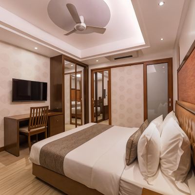 Super Deluxe Room with Balcony Samann Host Promo Code